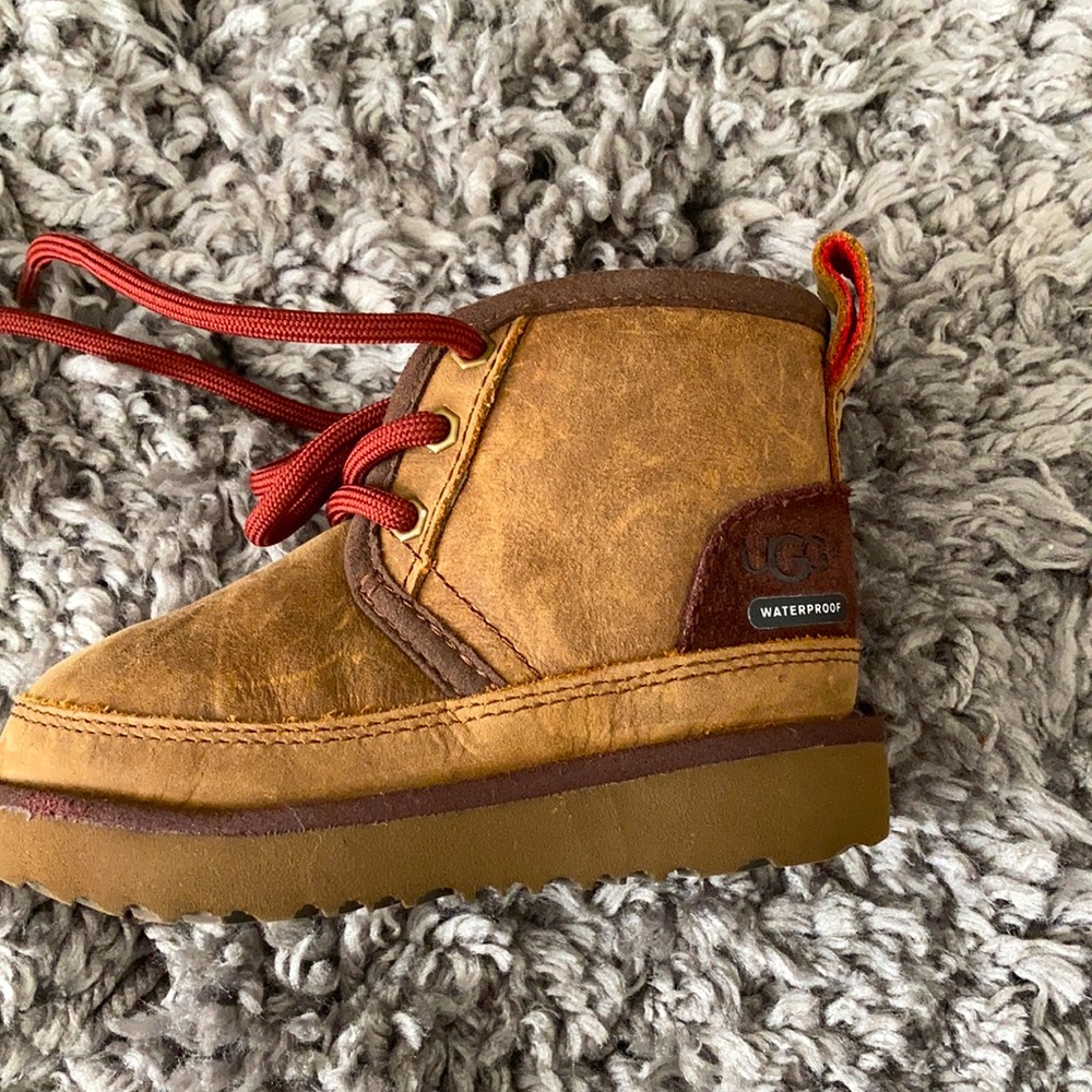Ugg boot size 6 toddler